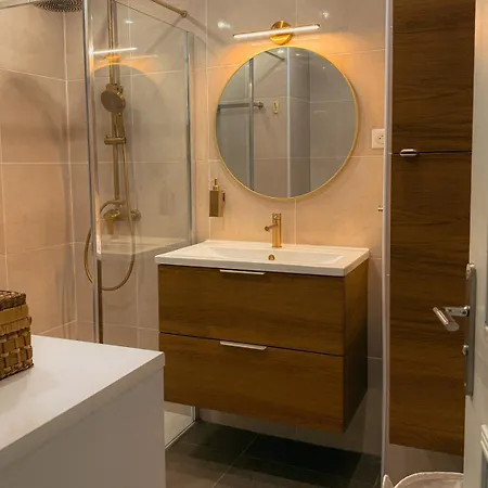 דירה 3-room For 6 People In Port Vauban אנטיב