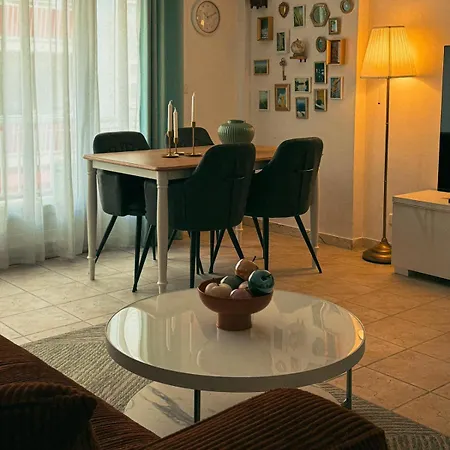 דירה 3-room For 6 People In Port Vauban אנטיב