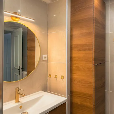 דירה 3-room For 6 People In Port Vauban